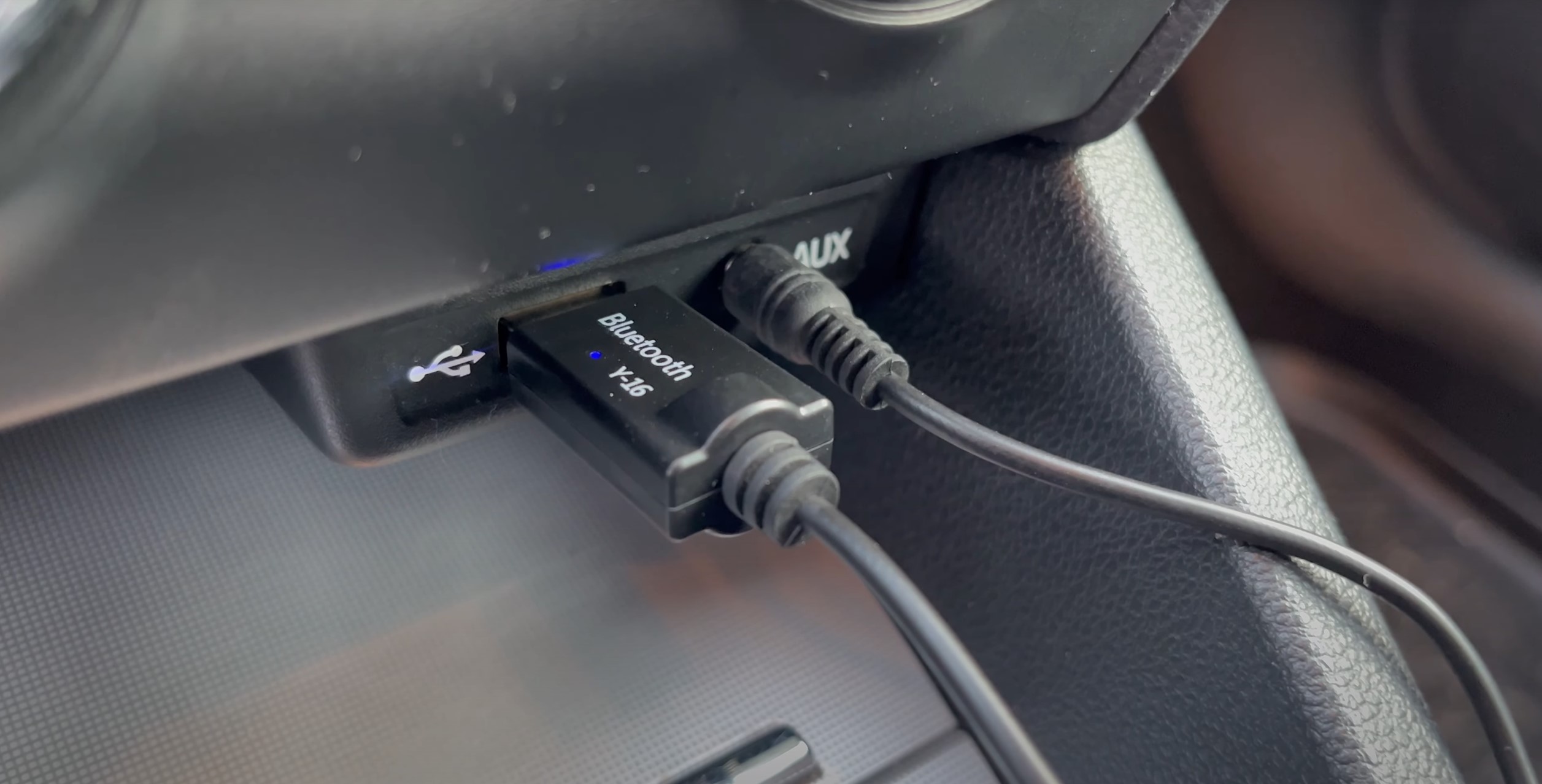 Bluetooth AUX adapter do autorádia